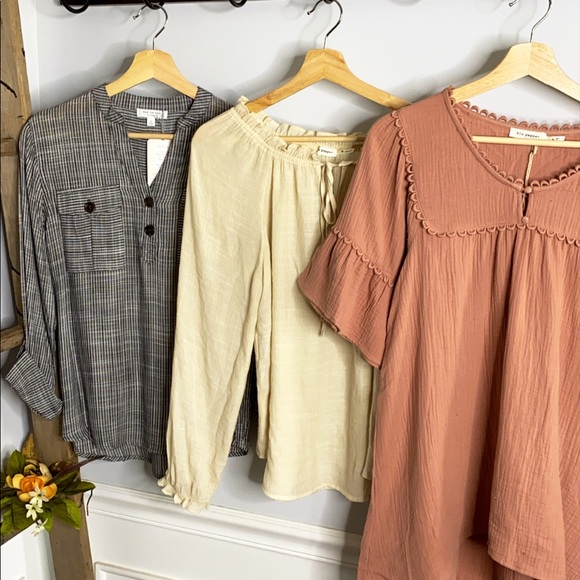 ❤️HP❤️Oversized Ruffle Top - Picture 6 of 8